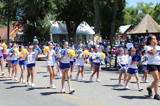 cheerleaders in parade